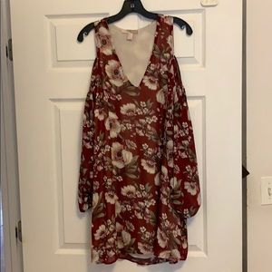 Forever 21 long sleeve cold shoulder flowy dress